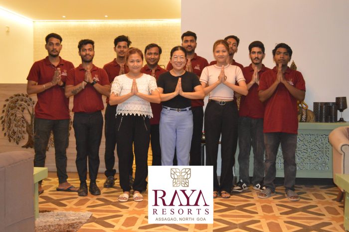 group with logo-min